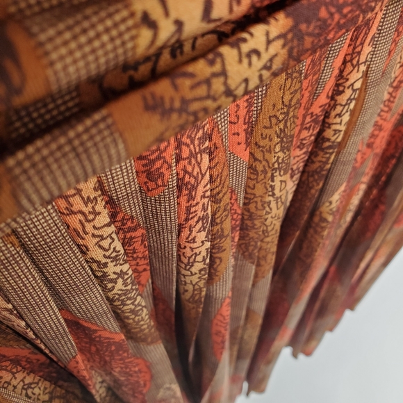 NWOT Pleated Midi/Mini Knee Skirt Size Large - Picture 16 of 16